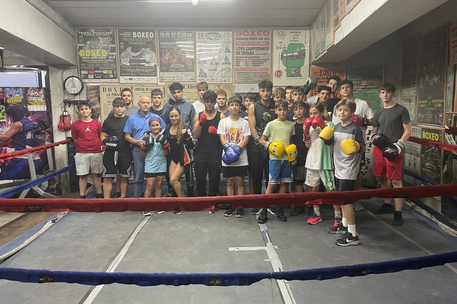 deportistas jovenes boxeo